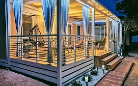 J & R Mobile Homes